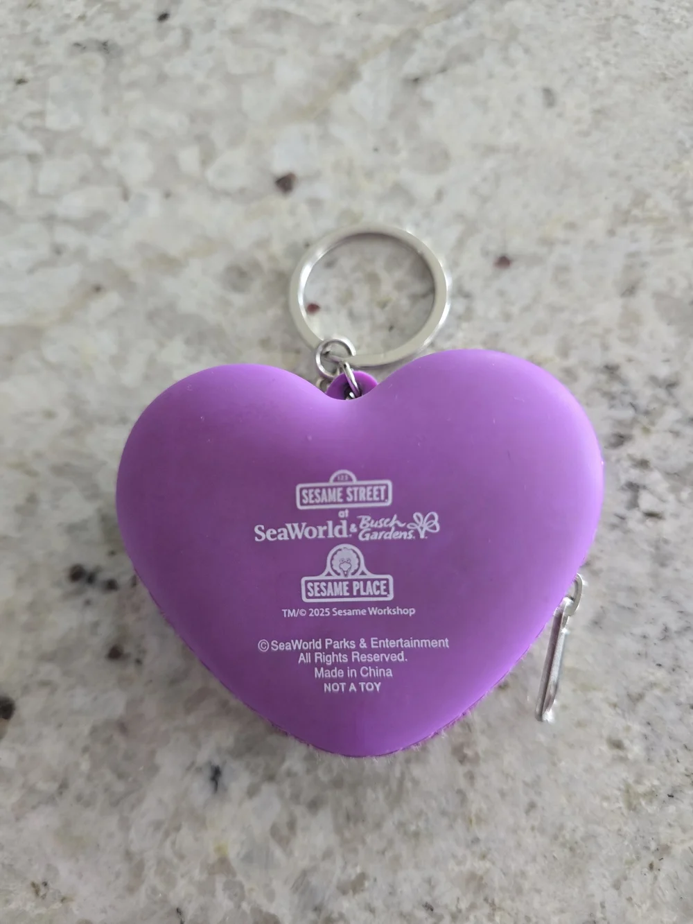 ABBY CADABBY SEAWORLD X BUSCH GARDENS ZIPPER KEYCHAIN